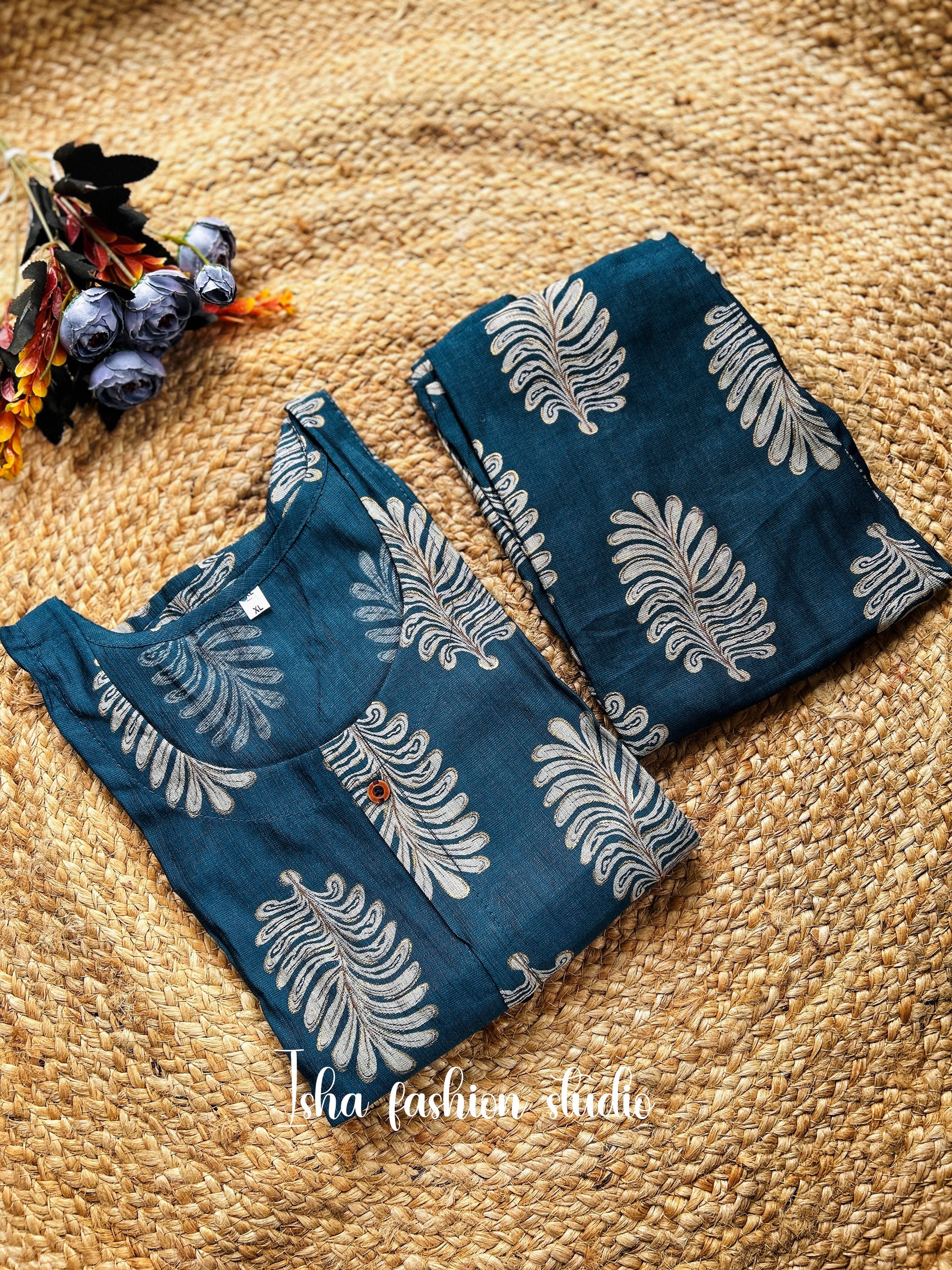 Vatikan Silk Coord set